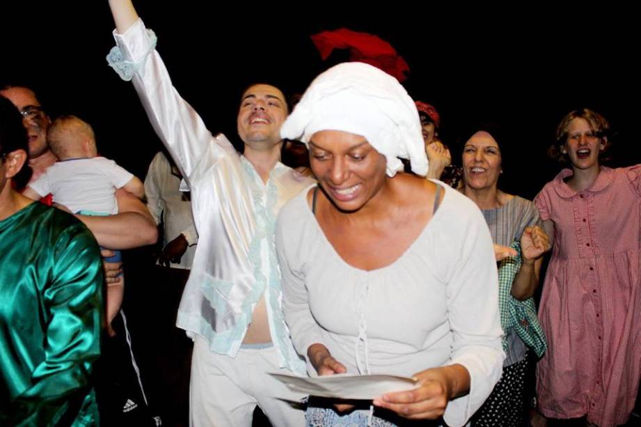 O elenco da Cia. Ágata de Artes O elenco da Cia. Ágata de Artes