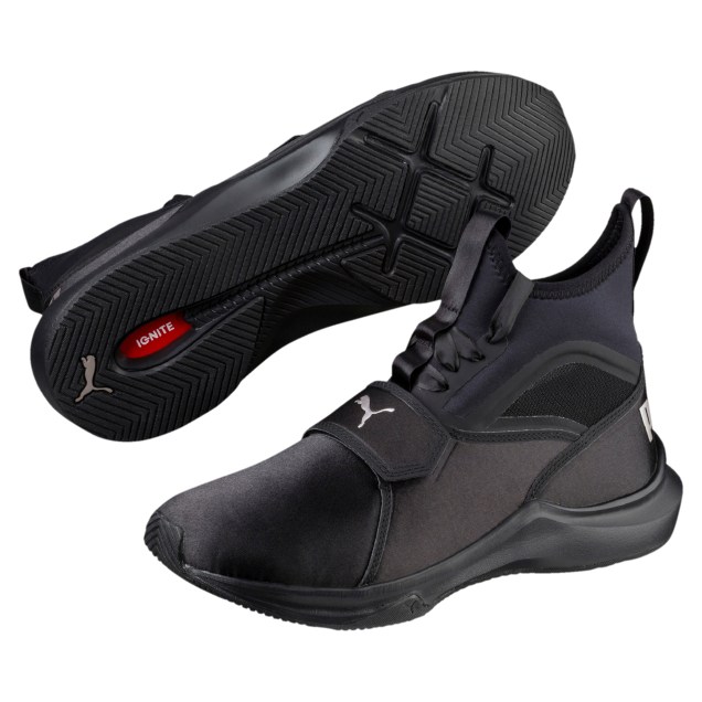 T&ecirc;nis Phenom Satin preto, por 449,90 reais.
