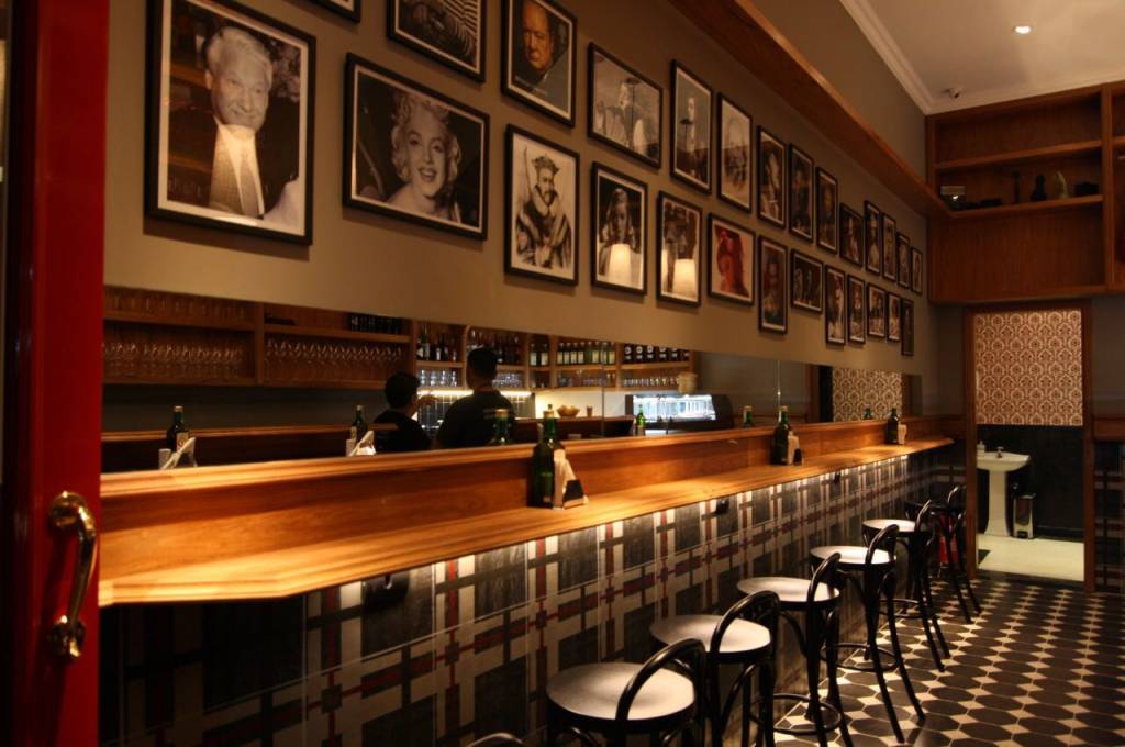 Restaurante espanhol estreia pequeno bar de tapas