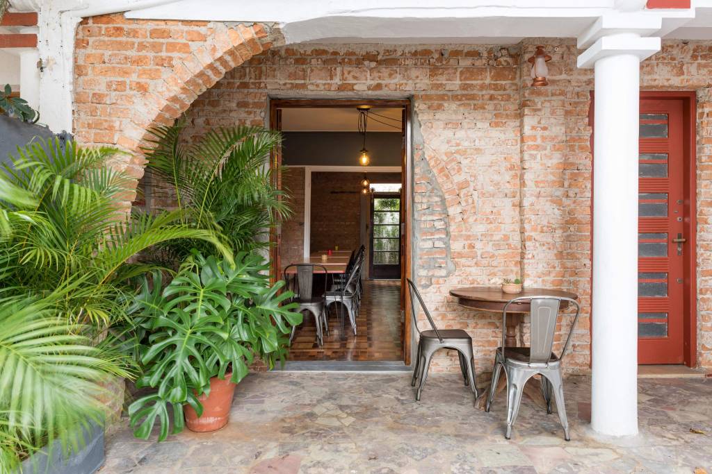 Fachada do Tucupi: casa da Vila Mariana transformada em restaurante Fachada do Tucupi: casa da Vila Mariana transformada em restaurante