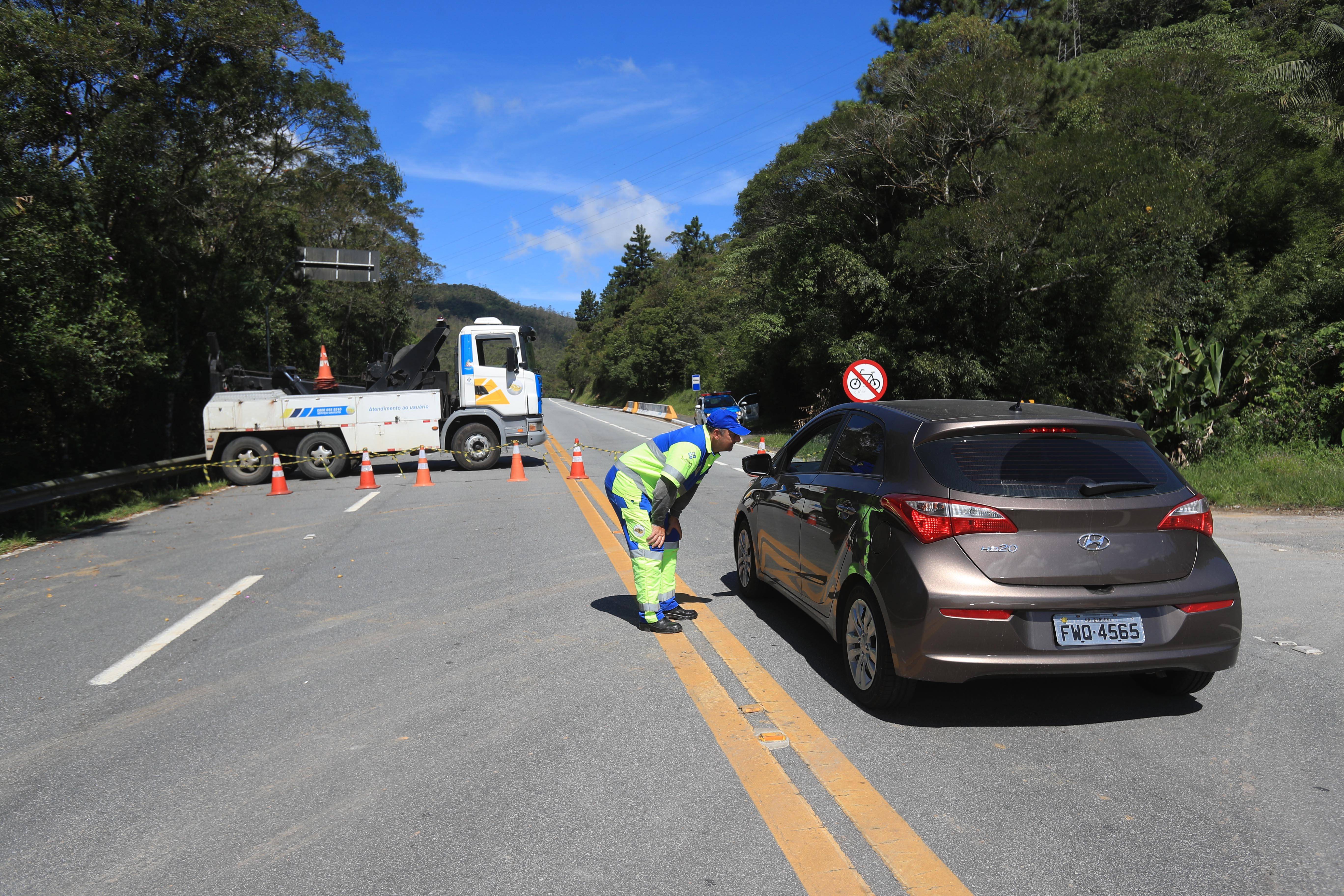 Interdições de rodovias por deslizamento aumentam 80% este ano