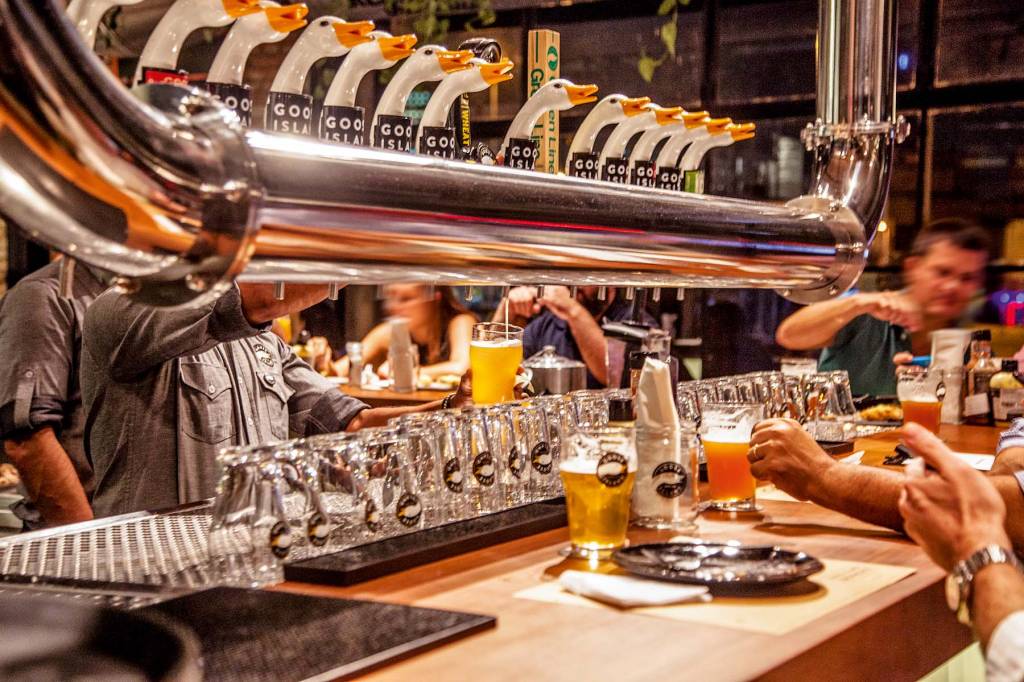 Chopeira do bar Goose Island. Chopeira do bar Goose Island.