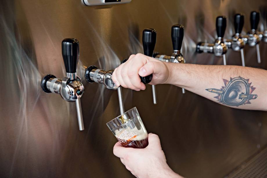 Com um cartão pré-pago, é possível se "abastecer" com os chopes disponíveis Com um cartão pré-pago, é possível se "abastecer" com os chopes disponíveis