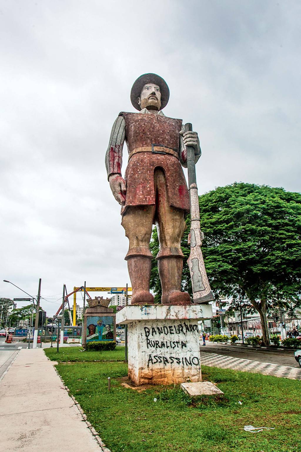 Vias em São Paulo homenageiam personalidades polêmicas