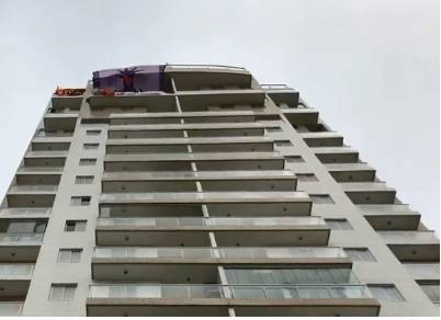 MTST ocupa tríplex atribuído a Lula no Guarujá