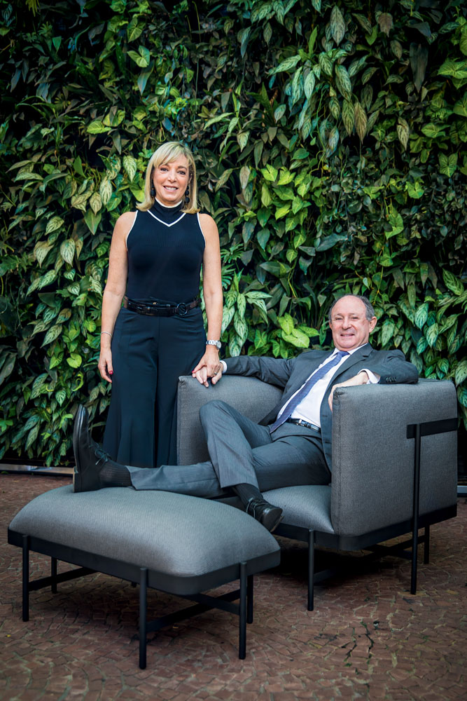 Comandada por família, Breton lança coleção de móveis assinados