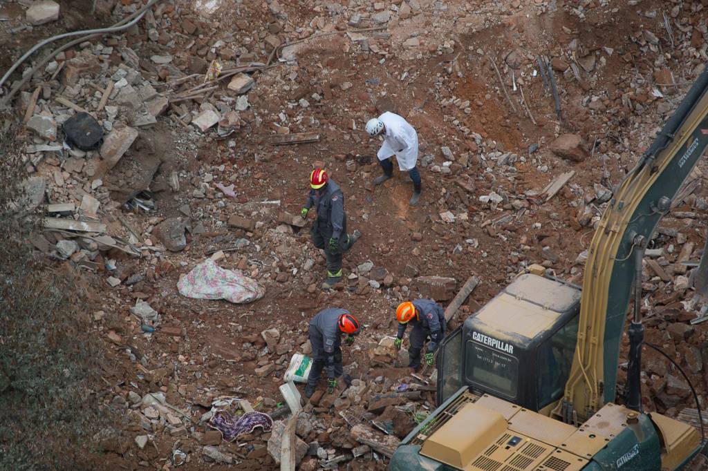 Ossos encontrados em escombros são de homem adulto