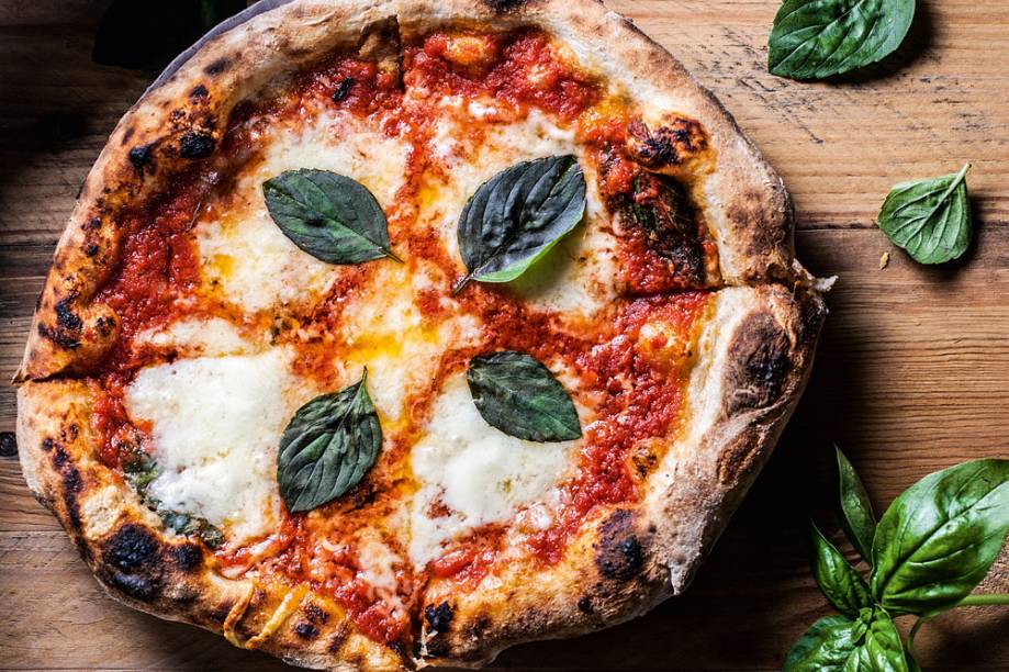 Pizza margherita da Divina Increnca agora em Perdizes