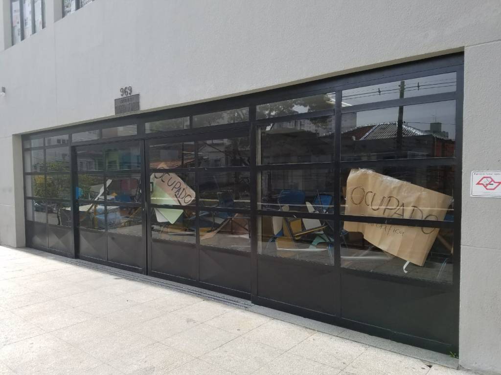 PUC é ocupada por alunos e tem aulas suspensas