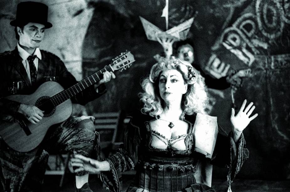 1993: Sérgio Zurawski e Beatriz Segall na peça dirigida por Gabriel Villela 1993: Sérgio Zurawski e Beatriz Segall na peça dirigida por Gabriel Villela