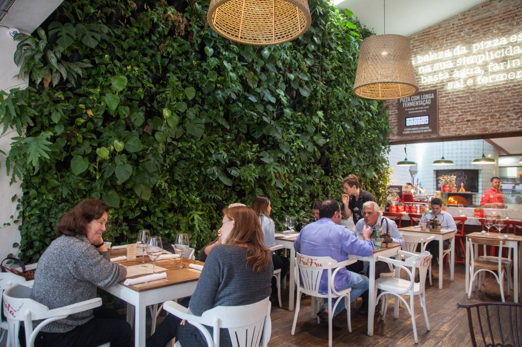 Famosa pizzaria do Eataly, Rossopomodoro tem loja de rua; leia a crítica