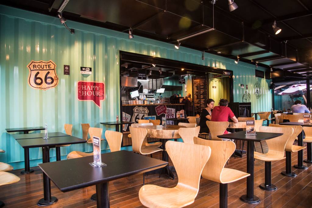 Madero é condenado a pagar gorjetas retidas a garçonete