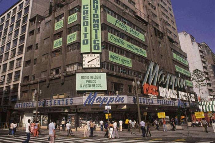 Você foi fotografado em frente ao Mappin nos anos 70?