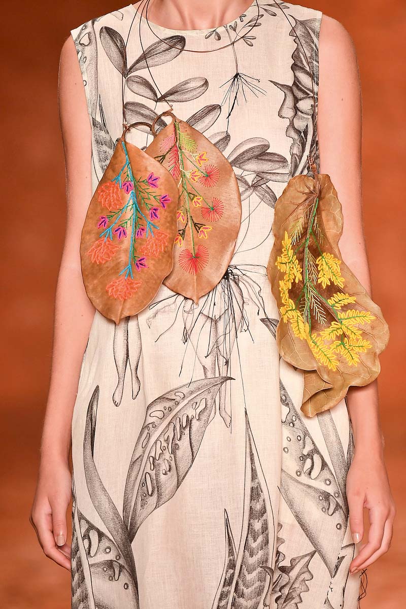 Designer faz sucesso vendendo folhas bordadas a partir de 80 reais