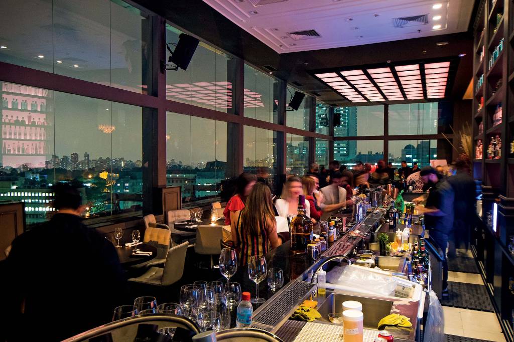 Três bares em rooftops para curtir São Paulo do alto