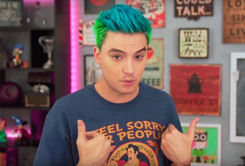 Felipe Neto gasta 60 mil em roupas de cama após término de namoro