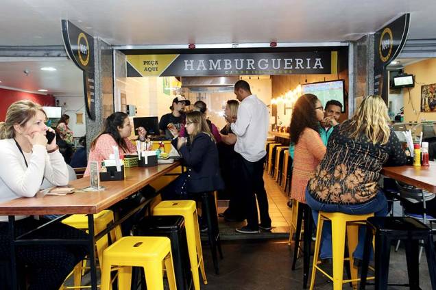 Ambiente da mini-hamburgueria Ambiente da mini-hamburgueria