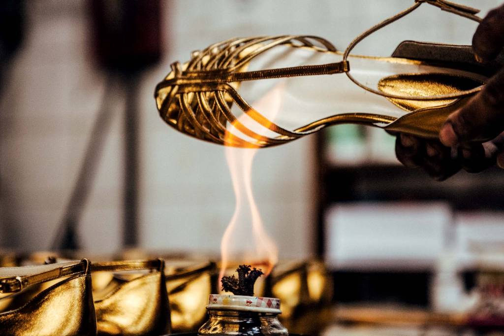 Três sapatarias modernas que apostam em itens feitos a mão