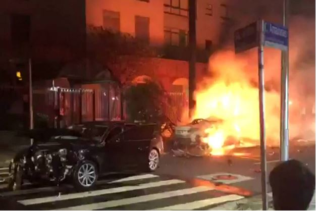 Três morrem carbonizados em acidente com BMW e Audi no Itaim Bibi