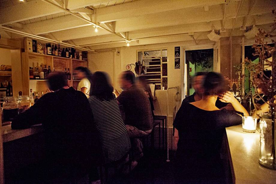 O salão escurinho: no subsolo de uma antiga residência O salão escurinho: no subsolo de uma antiga residência