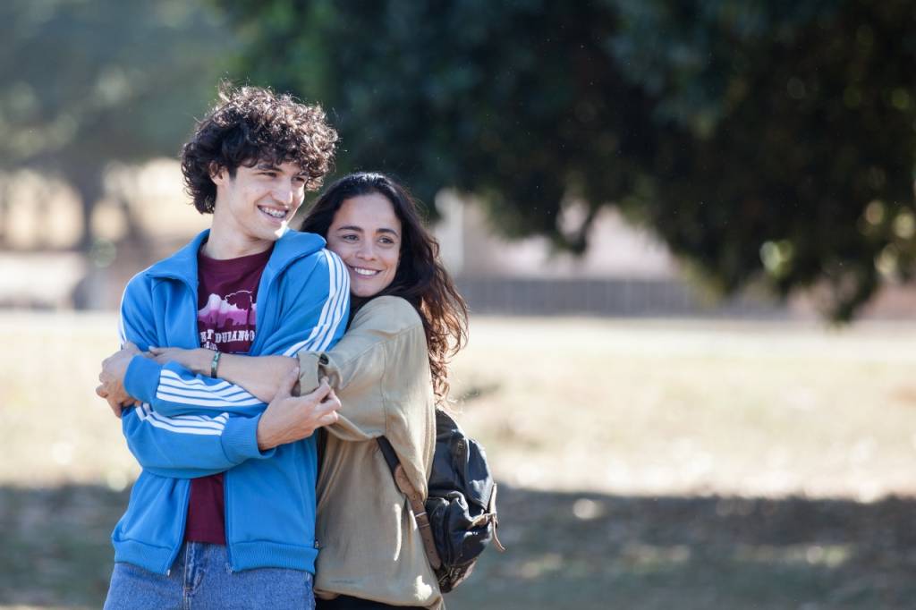 Exclusivo: as primeiras cenas em vídeo do filme ‘Eduardo e Mônica’