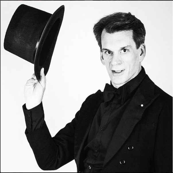 Herbert Richers Jr. faz show na Casa Natura