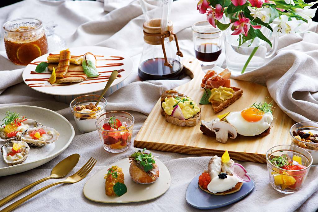 Uma refeição entre o café da manhã e o almoço: melhor brunch pelo guia COMER & BEBER 2018 Uma refeição entre o café da manhã e o almoço: melhor brunch pelo guia COMER & BEBER 2018