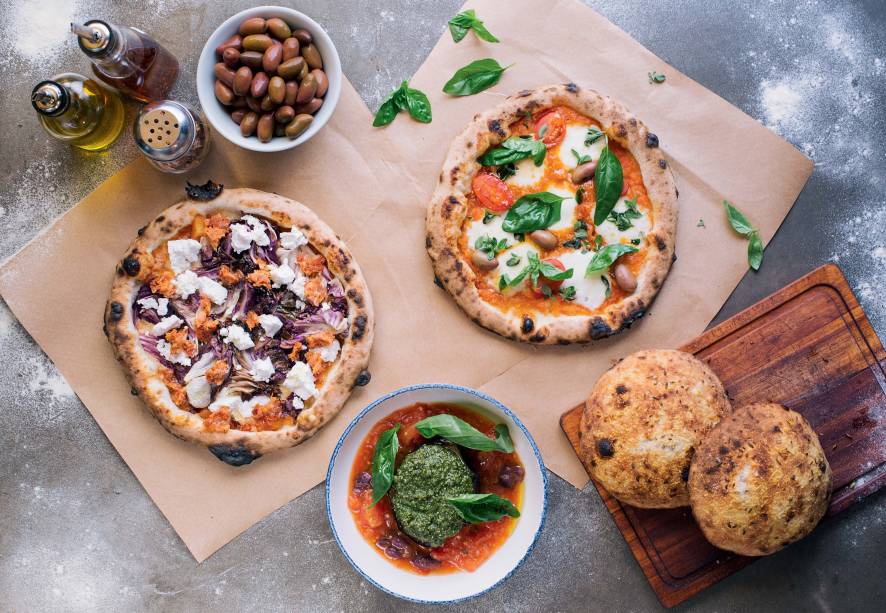 Tricampeã: pizzas individuais ao estilo napolitano da Carlos são as melhores da cidade Tricampeã: pizzas individuais ao estilo napolitano da Carlos são as melhores da cidade