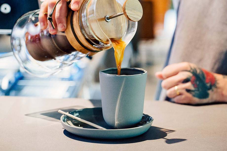 Cafés extraídos em métodos como a prensa francesa Cafés extraídos em métodos como a prensa francesa