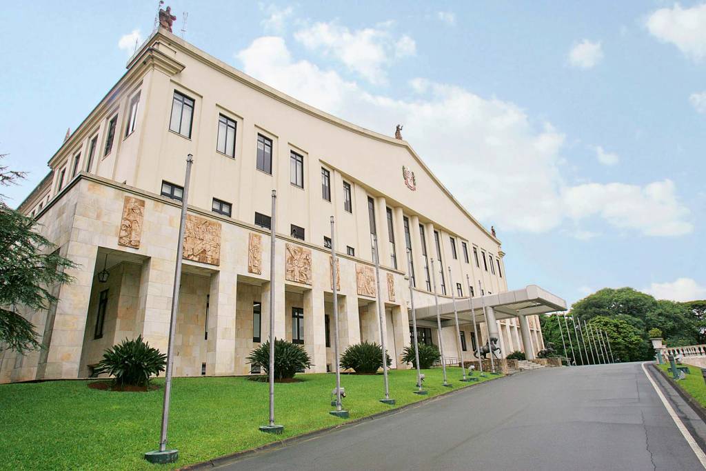 Lei que põe fim a desconto na aposentadoria de servidor é sancionada