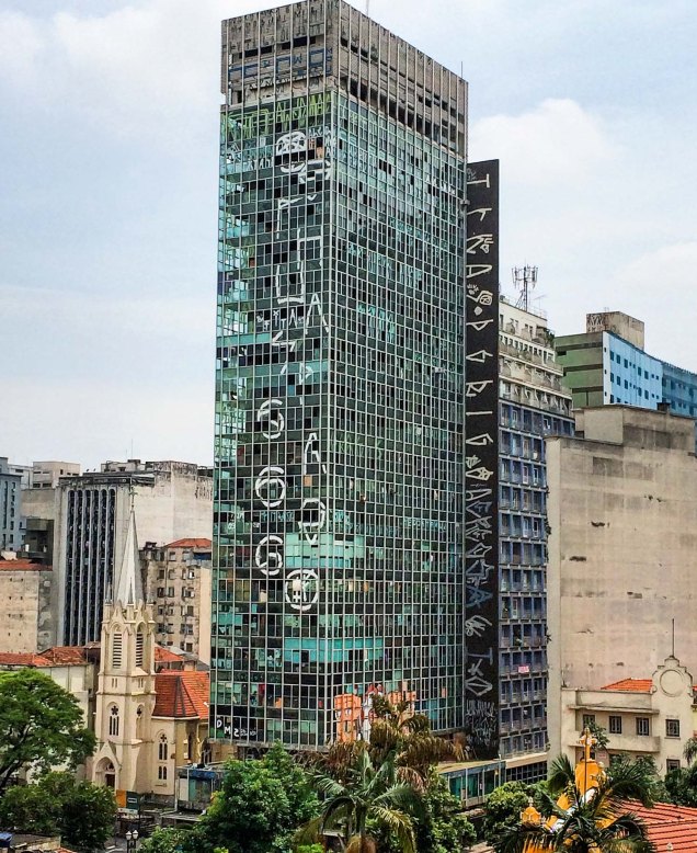 A antiga Companhiade Vidros do Brasil,no Paissandu:tombada em 1992 ecom quinze anos deabandono do governofederal, desabou em1&ordm; de maio de 2018