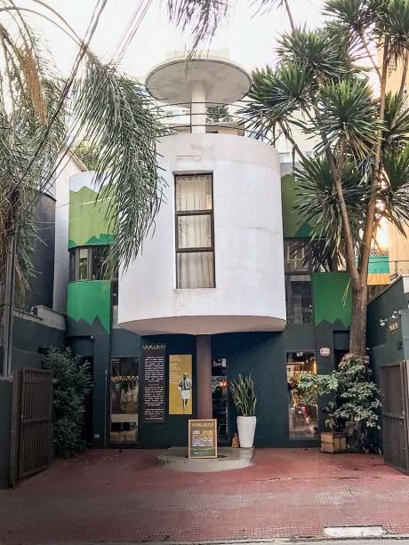 A única obra de Flaviode Carvalho na cidade:vila modernista nosJardins ficou sob análisepor treze anos e acabounão sendo tombada A única obra de Flaviode Carvalho na cidade:vila modernista nosJardins ficou sob análisepor treze anos e acabounão sendo tombada