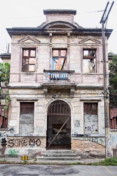 Vila Maria Zélia,de 1916: tombadadesde 1982, masagora em ruínas Vila Maria Zélia,de 1916: tombadadesde 1982, masagora em ruínas