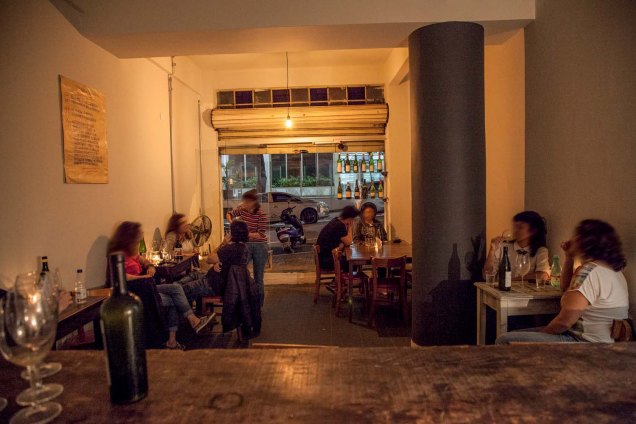 Ambiente simples para beber vinho Ambiente simples para beber vinho