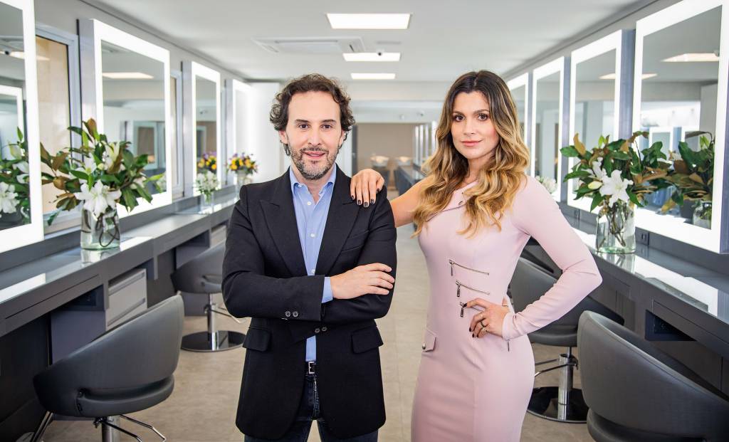 Em parceria com Flávia Alessandra, Marcos Proença abre novo salão
