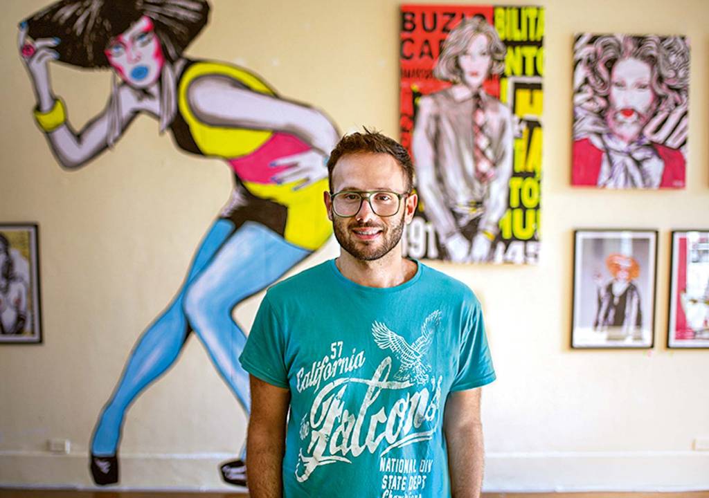 Rafael Suriani, o artista que “cola” drag queens pelas ruas