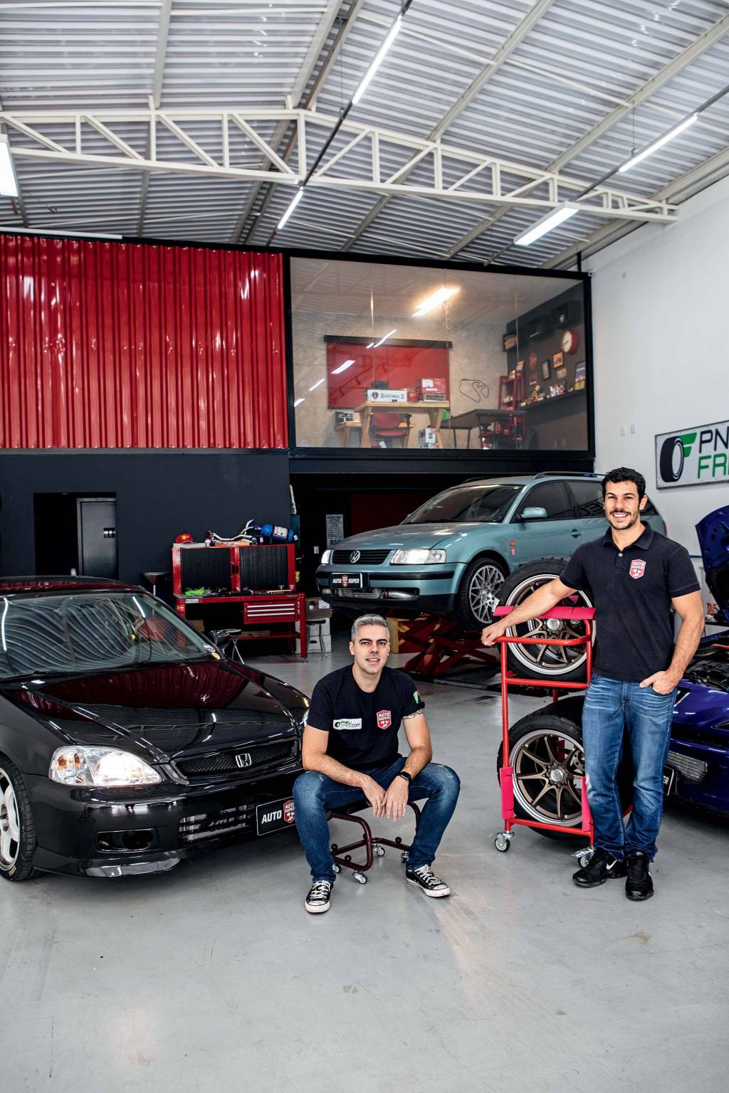 Filipe Bueno e Lucas Fontana _ Youtubers no Salão do Automovel Filipe Bueno e Lucas Fontana _ Youtubers no Salão do Automovel