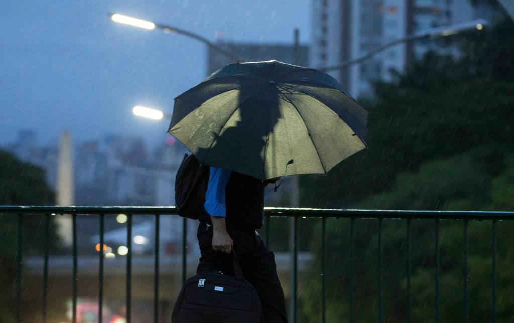 Pelo menos 2,1 milhão de pessoas ficaram sem energia em São Paulo