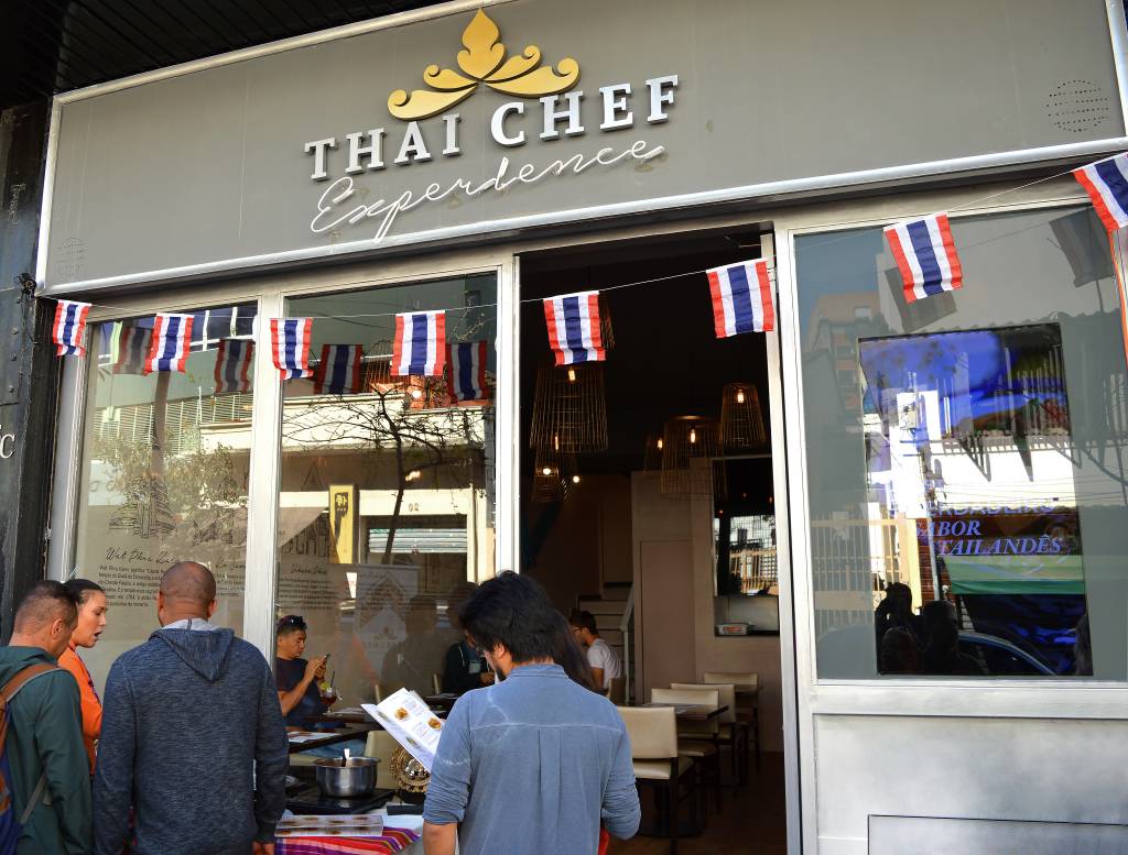 Tailandês na Liberdade: irmão mais novo do Thai Chef no bairro japonês de São Paulo Tailandês na Liberdade: irmão mais novo do Thai Chef no bairro japonês de São Paulo