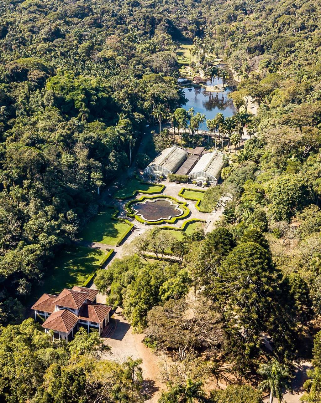 Jardim Botânico terá show de Tulipa Ruiz