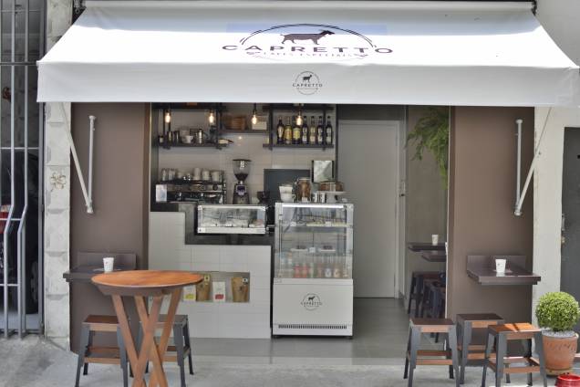 Fachada Capretto: portinha de Moema com mesas do lado de fora Fachada Capretto: portinha de Moema com mesas do lado de fora