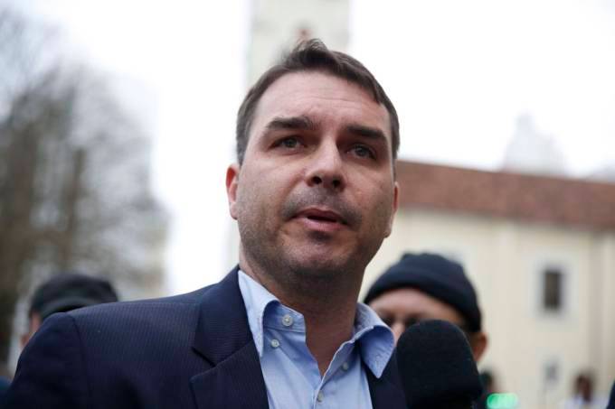 Por que Flavio Bolsonaro não diz em quem votou para presidência do Senado