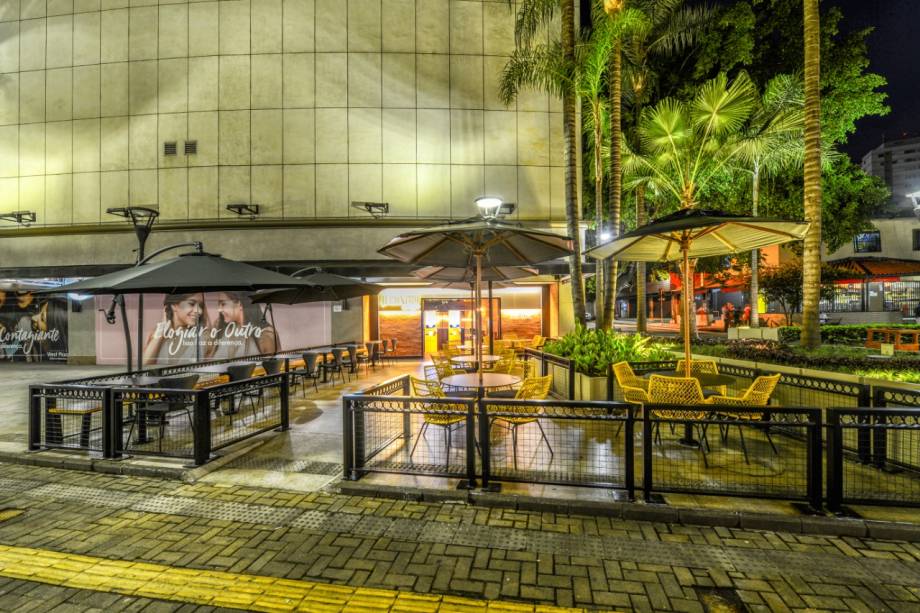 O espaço no Shopping West Plaza O espaço no Shopping West Plaza