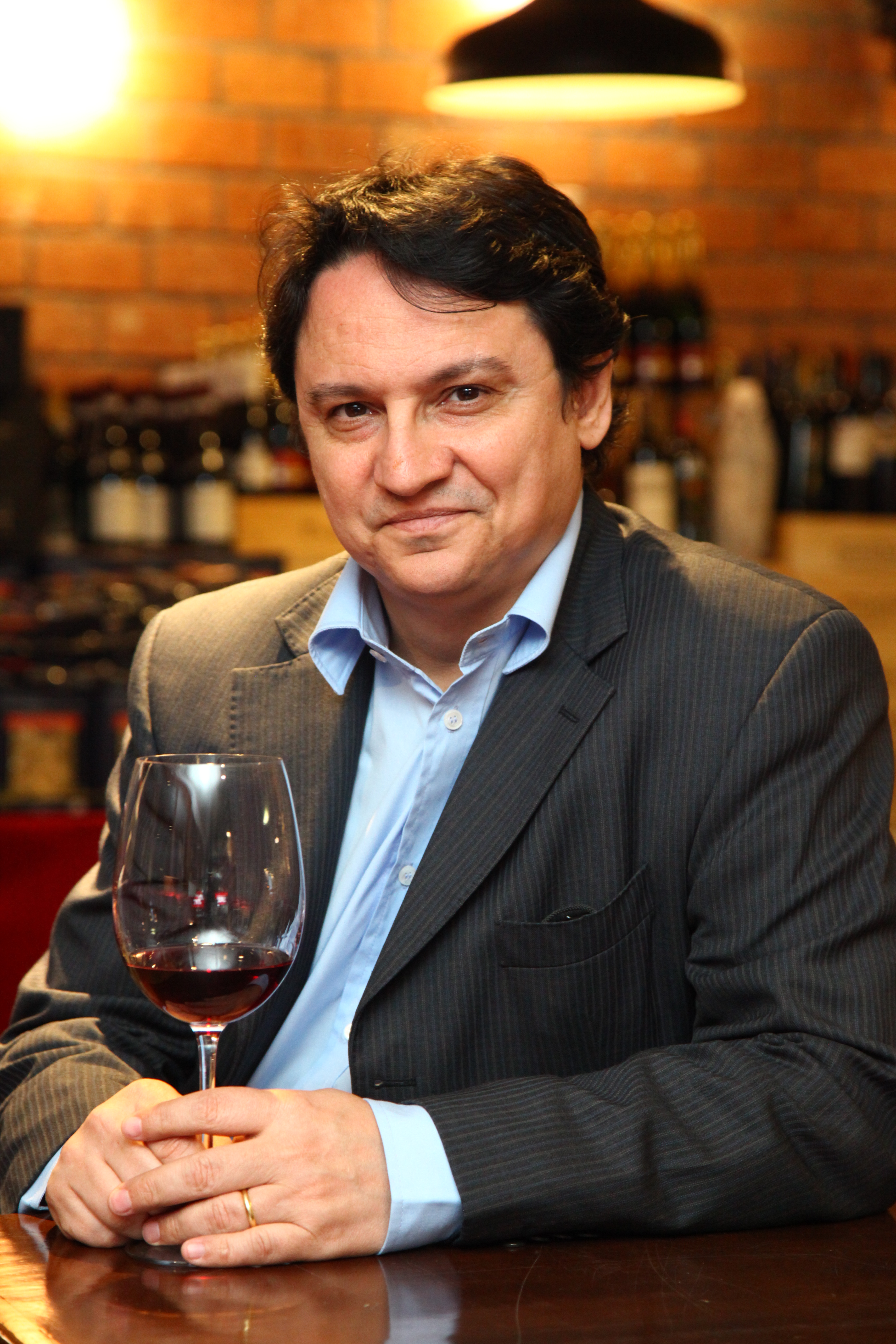 A ilusão do momento perfeito para desarrolhar uma garrafa especial