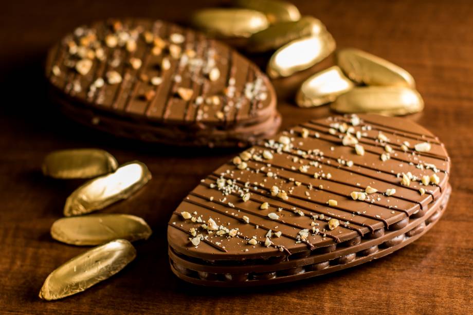 A segunda opção da Cristallo: ovo plano gianduia feuilletine com ganache de gianduia