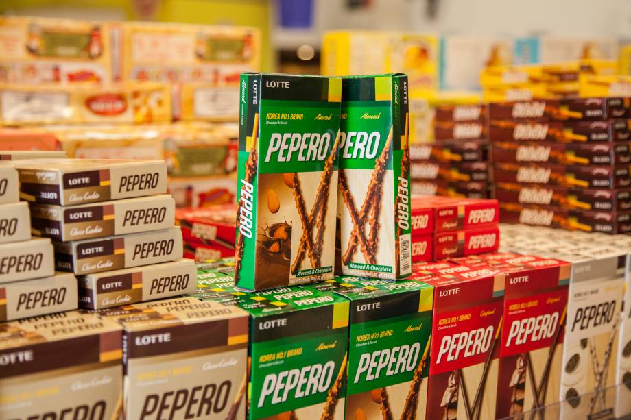 Pepero: biscoito coberto por chocolate e crocante de amêndoa