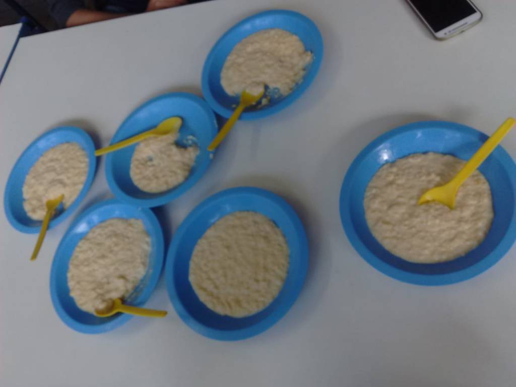 Escola pública de SP oferece papa de farinha e cereal na merenda