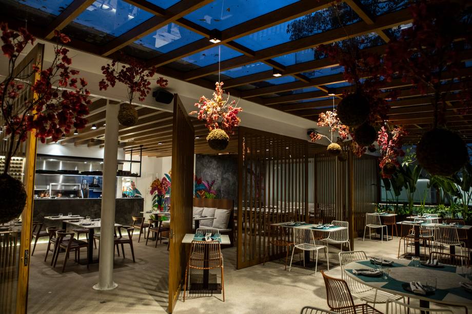 Espaço arejado: ambiente conta com um deque de 32 lugares Espaço arejado: ambiente conta com um deque de 32 lugares