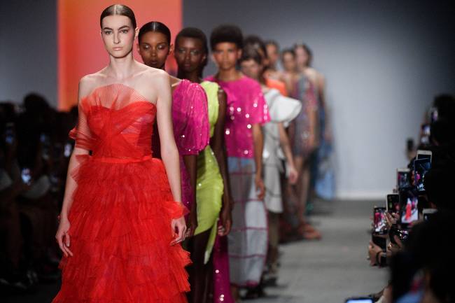 Fabiana Milazzo  Sao Paulo Fashion Week  Primavera Verão 2020