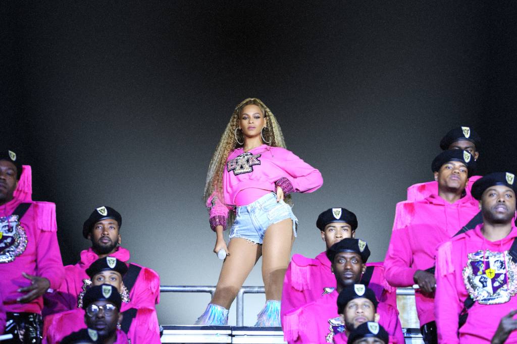 Show de Beyoncé na Netflix é espetacular, mas há uma derrapada feia